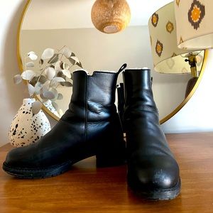 Maguire Rachel Winter Boot - Black leather shearling lining - Size 41EUR / 10US